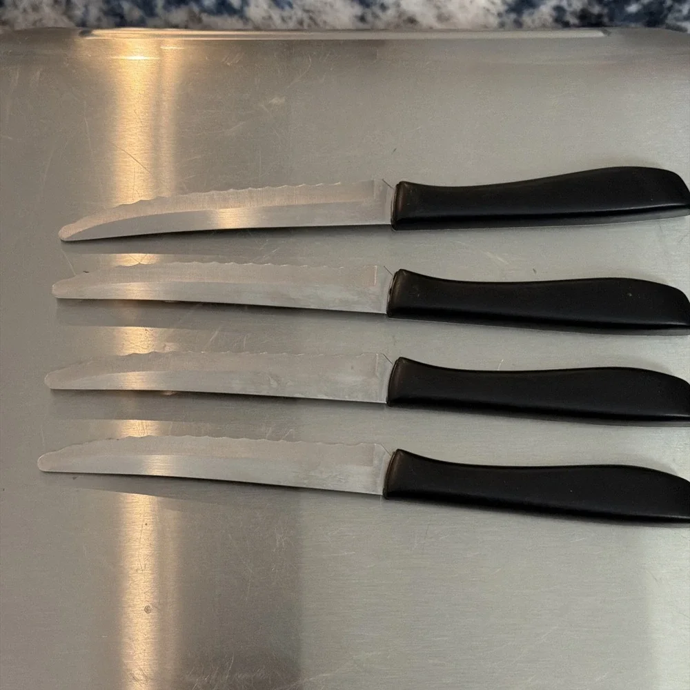 Set Of 4 Vtg Ecko Vanadium Blue Dutch Tulip Serrated Steak‎ Knives Stainless USA